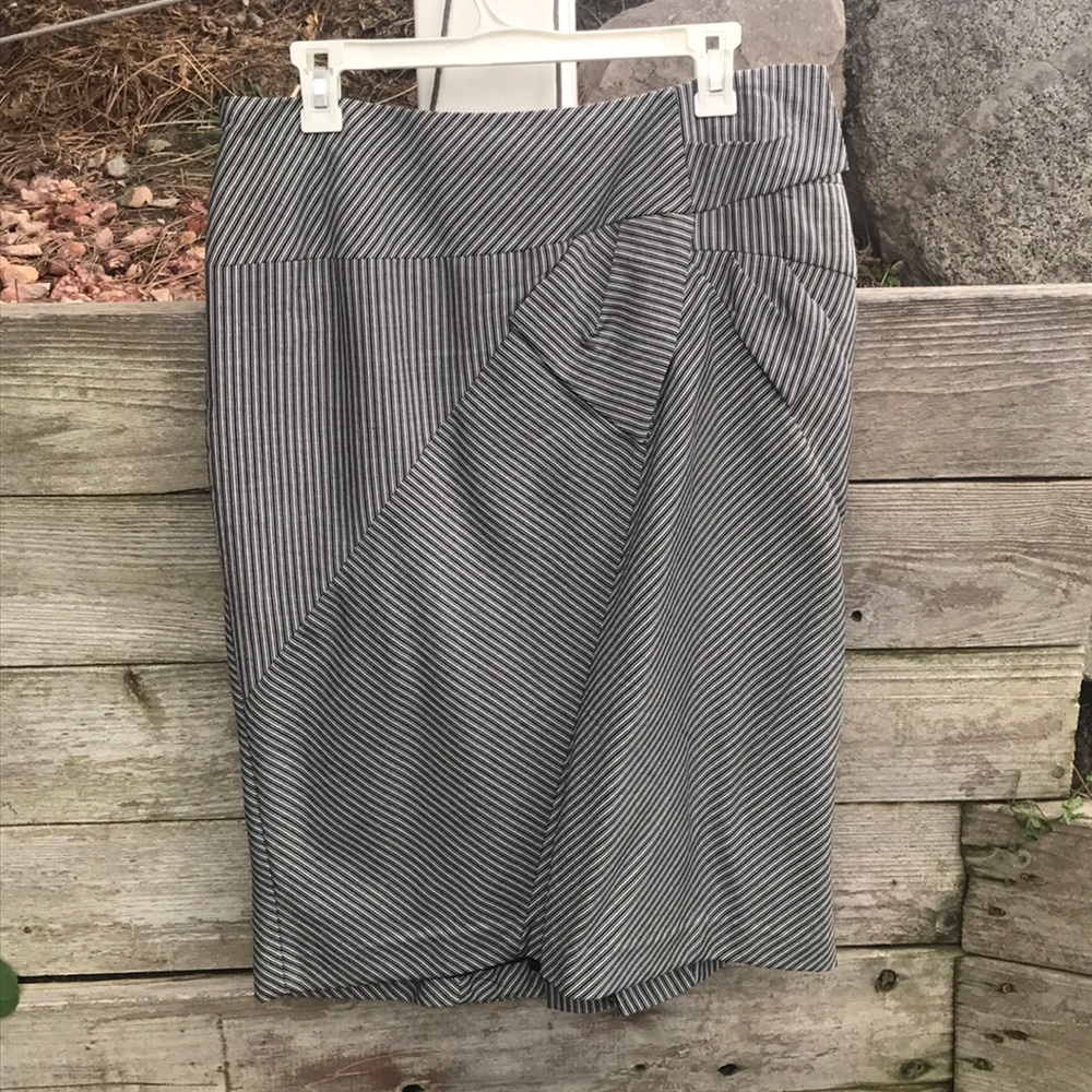 Worthington pencil flair skirt with bow detail